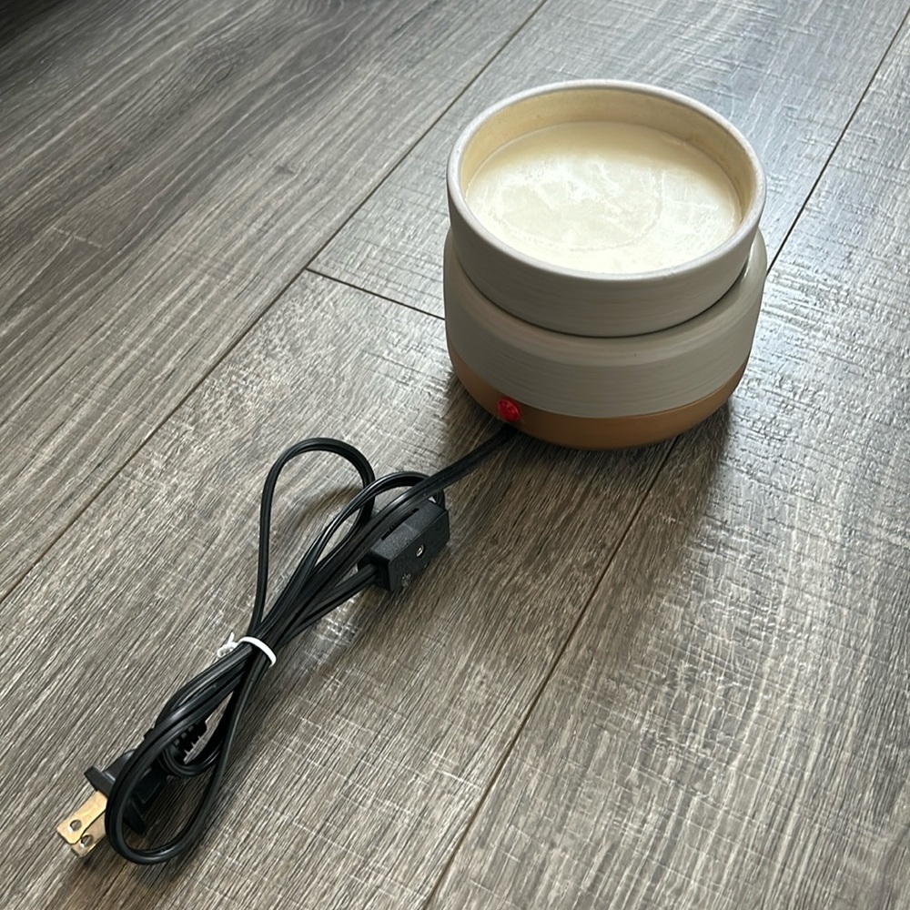 Wax warmer
